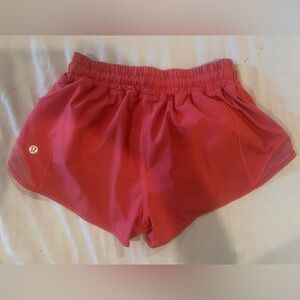 Lululemon Hotty Hot 2.5 shorts size 4